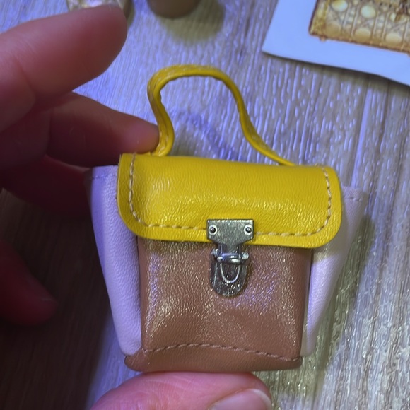 5 items from Zuru mini fashion 40 surprises line. New. - Picture 2 of 6